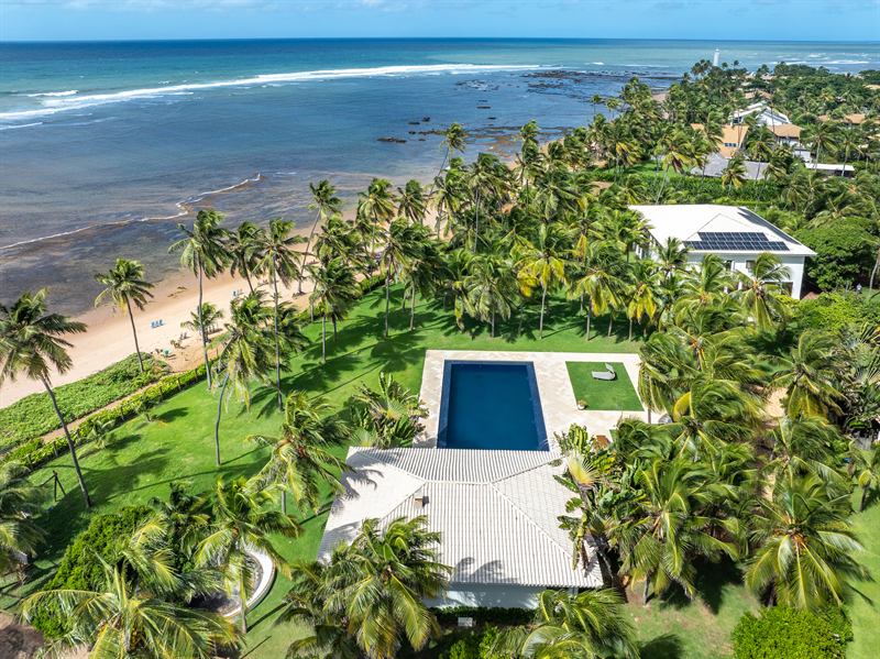 Mansão pé na areia em Praia do Forte, Bahia