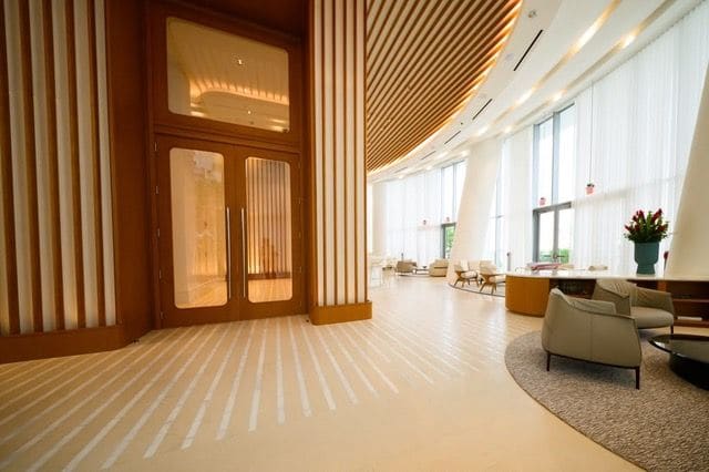 Lobby lounge
